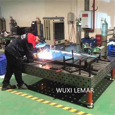 How to determine if a 3D welding worktable is deformed?
